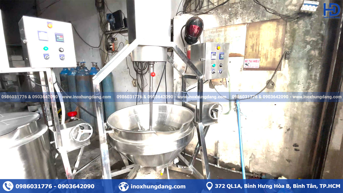 Chảo xào nhân socola 100 lít là một trong những thiết bị quan trọng trong ngành công nghiệp sản xuất socola Chảo xào nhân socola 100 lít là một trong những thiết bị quan trọng trong ngành công nghiệp sản xuất socola