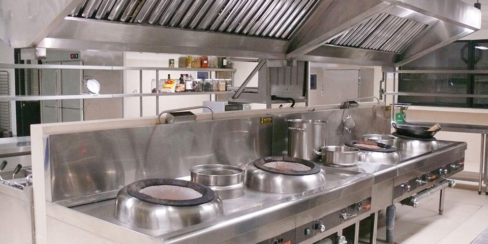 Các loại bếp và thiết bị ẩm thực chế tạo từ inox